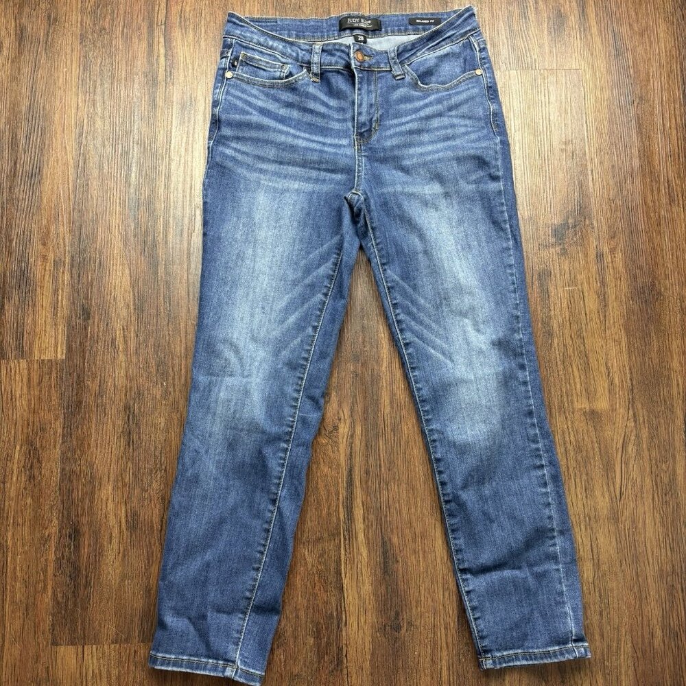 Judy Blue Relaxed Fit Jeans Distressed Medium Wash JB82102DK Women’s Size. 29
